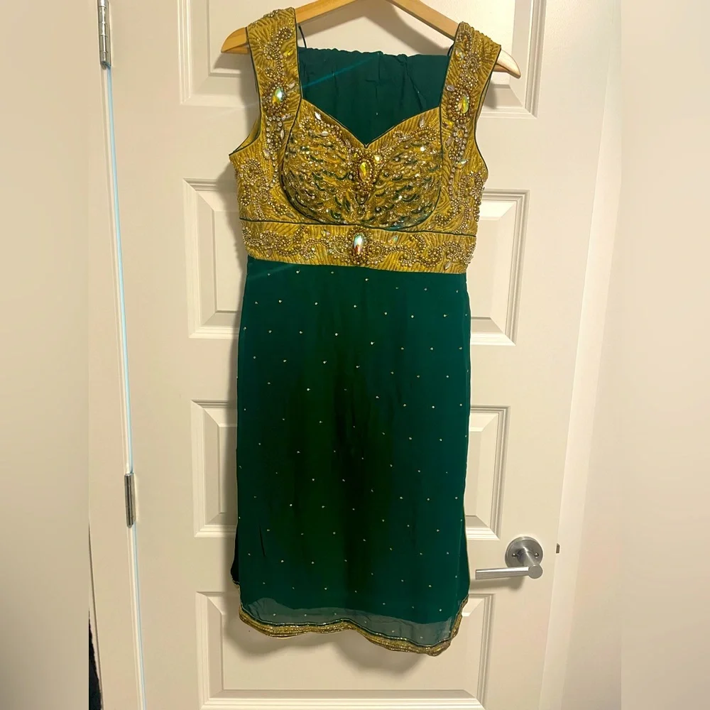 Indian Suit - Picture 1 of 5